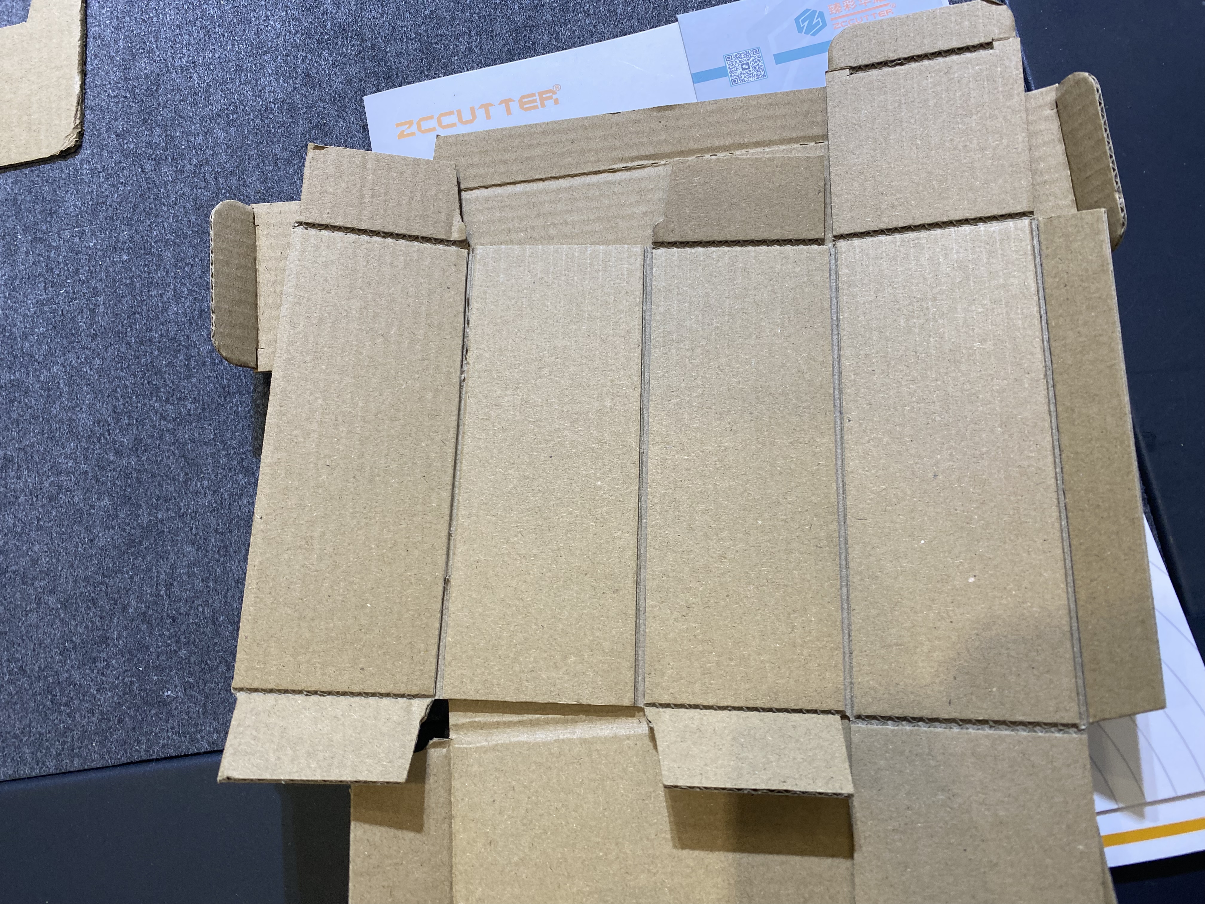 Cardboard Box Sample with V-groof