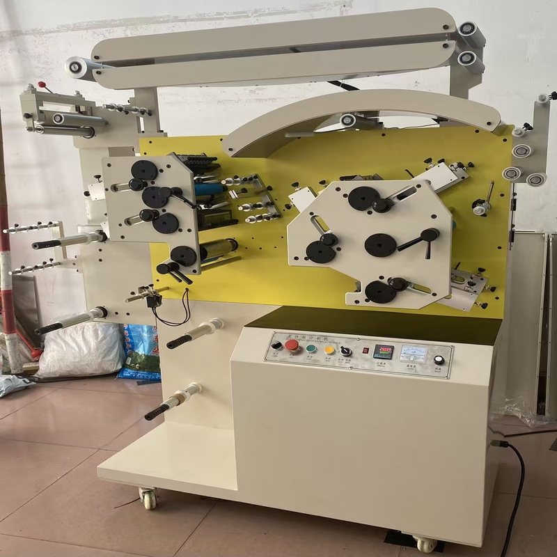 Flexographic printing machine processing flexible packaging materials